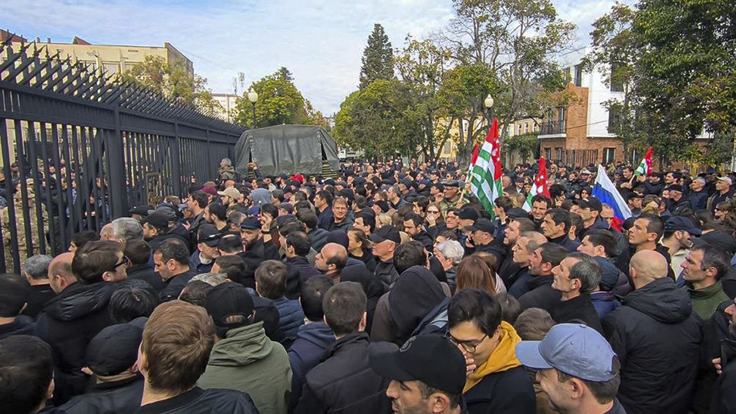 Abxaziyada gərginlik SƏNGİMİR - “Dövlət televiziyası”na HÜCUM EDİLDİ