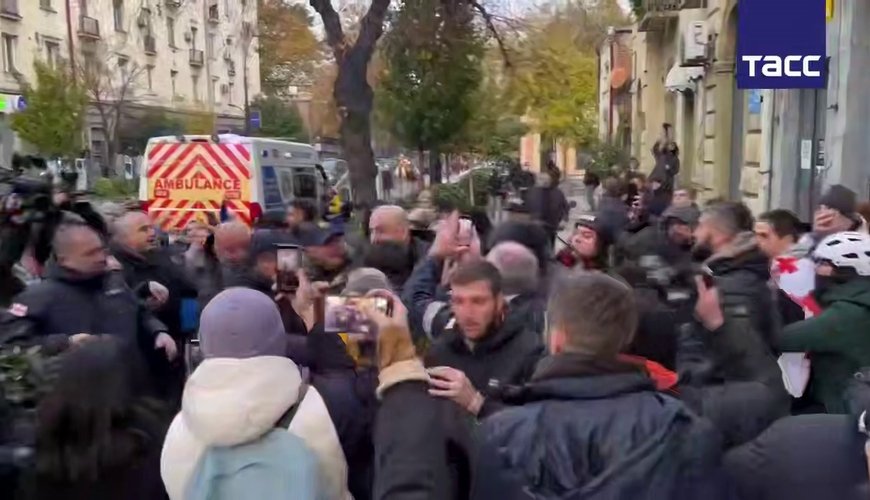 Tiflis bu dəqiqələrdə - Polislə TOQQUŞMA BAŞLADI