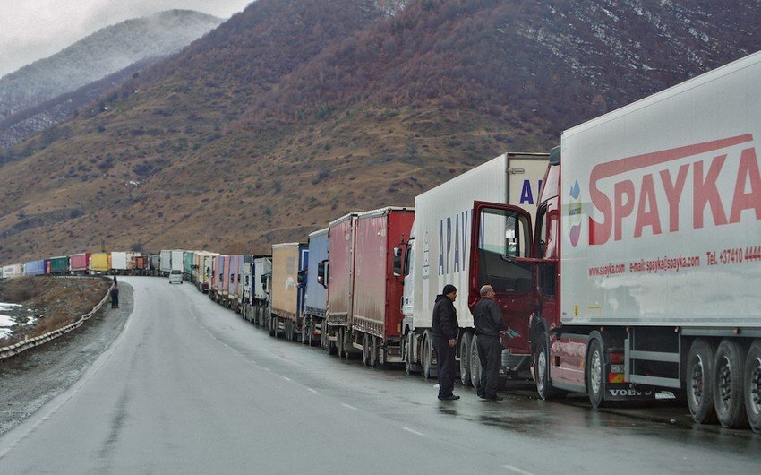 Ermənilərin yeganə yolu BAĞLANDI: maşınlar sərhəddə gözləyir, ÜMİD BAKIYADIR