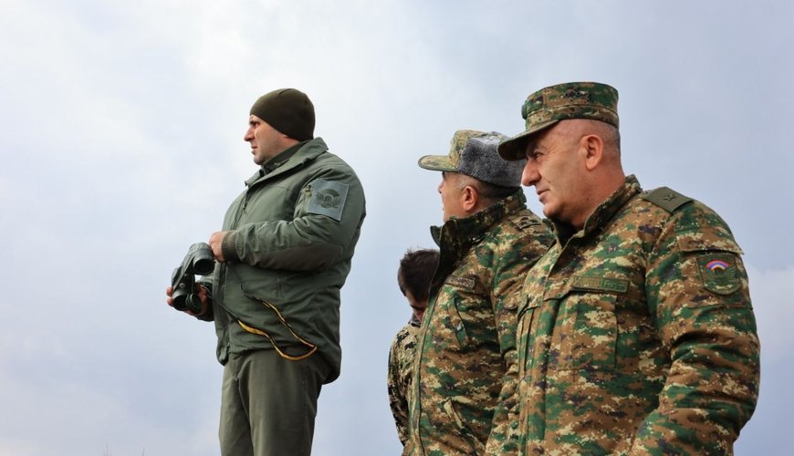 Ermənistanın Müdafiə naziri niyə sərhəddə foto çəkdirib paylaşdı: İrəvan müharibəyə hazırlaşır - FOTOLAR