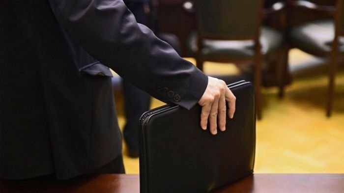 8 deputatın səlahiyyətləri LƏĞV EDİLDİ - ADLAR