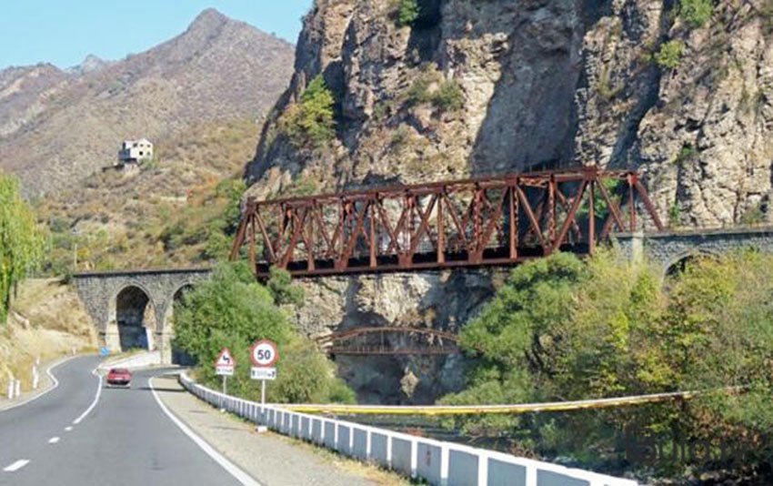 Bakıya HÜQUQİ ƏSAS verirsiniz, Zəngəzuru ala bilər – RUS EKSPERT