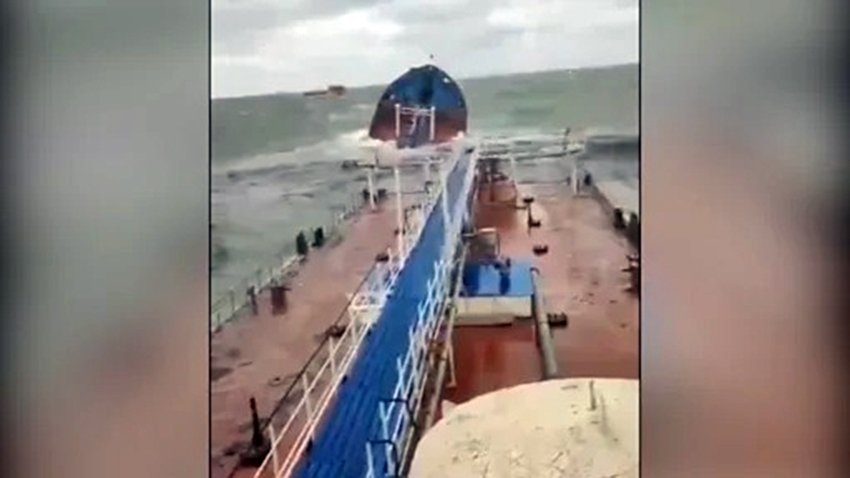 İki rus tankeri toqquşdu, ÖLƏNLƏR VAR: Qara dənizdə EKOLOJİ FƏLAKƏT