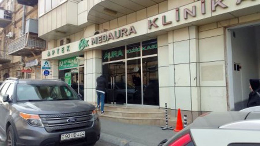 Daha bir estetik əməliyyat FACİƏSİ: Baş həkim həmkarının burnunu TANINMAZ HALA saldı - FOTO