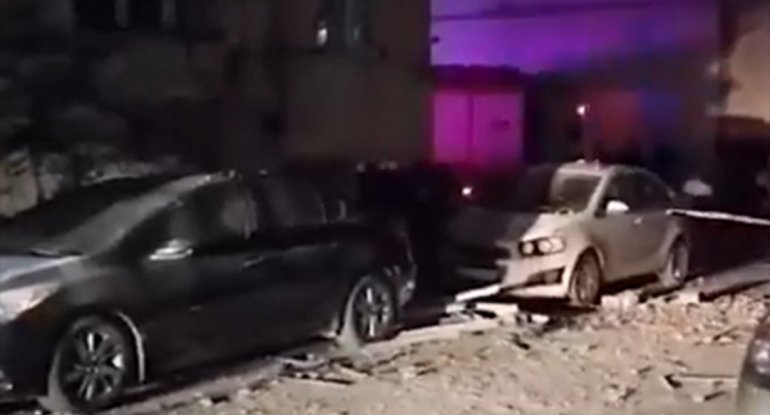 SON DƏQİQƏ! Xırdalanda mənzildə PARTLAYIŞ OLUB, yaralılar var - VİDEO