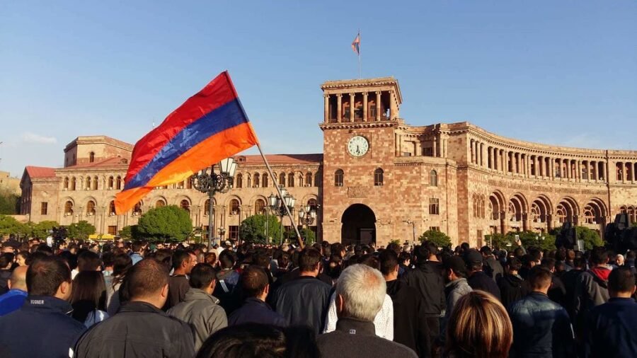 Erməniləri qəzəbləndirən ELAN: İrəvan təslim oldu, YENİ ORDU göndərilir