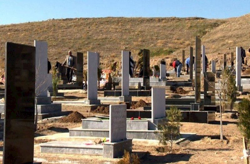 Azərbaycanda qəbiristanlıqda qadınlar arasında kişi üstündə ƏLBƏYAXA DAVASI GÜNDƏM OLDU