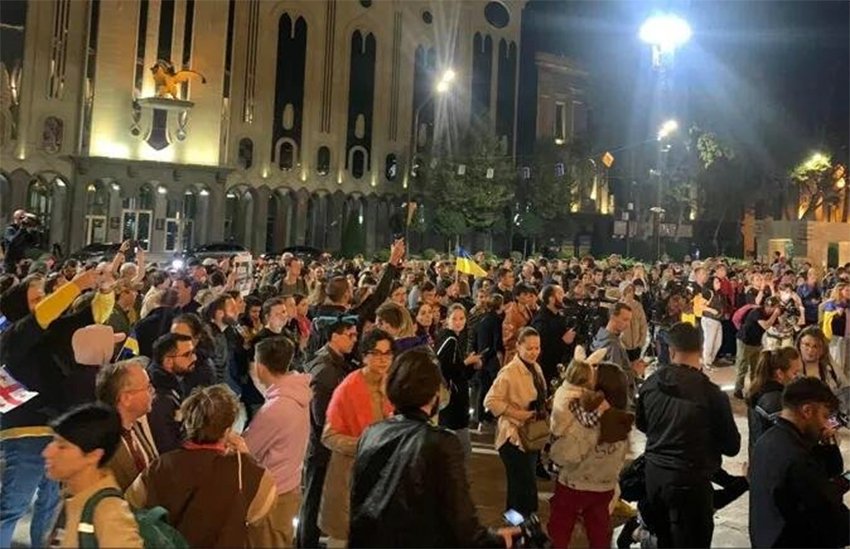 CƏNUBİ QAFQAZ Tbilisidə növbəti etiraz aksiyası KEÇİRİLİR