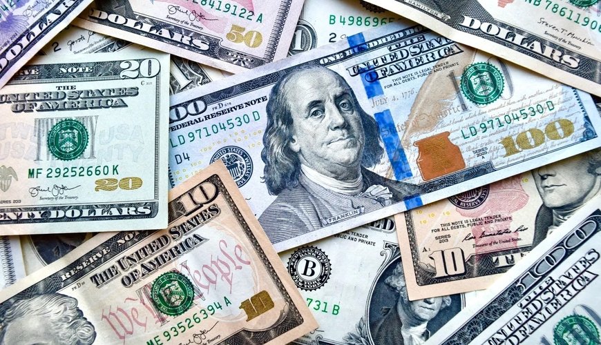 Milli valyutaya TƏZYİQ ARTDI: Dollar Azərbaycanda da BAHALAŞACAQ?