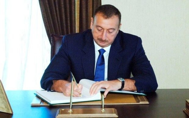 Prezident 3 fərman imzaladı