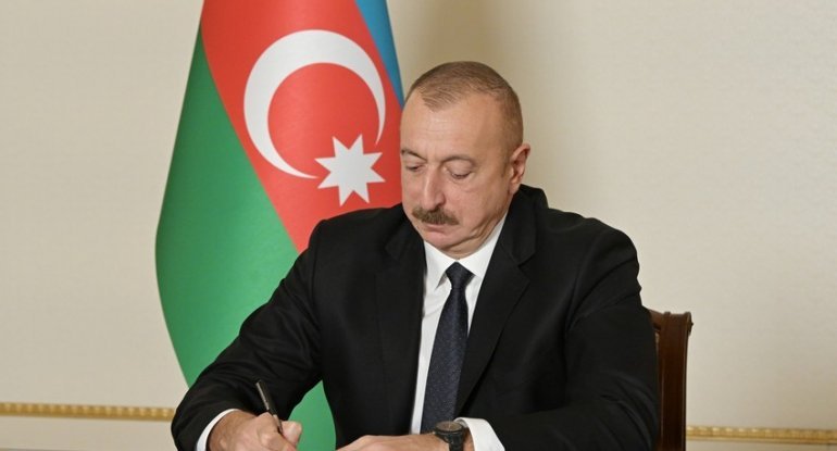 Prezident Rüfət Əzizovu vəzifəsindən azad etdi - SƏRƏNCAM