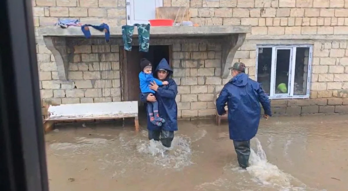 Lənkəranda bəzi kəndləri SU BASIB - 20-dən çox sakin TƏXLİYƏ OLUNUB