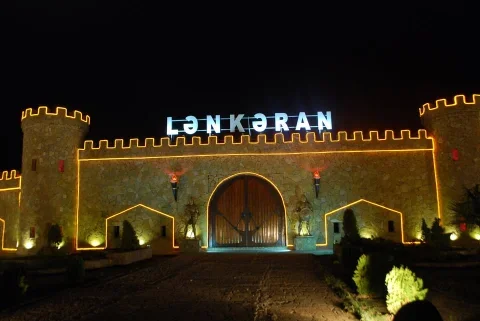  Lənkaran icra hakimiyyəti icazə sənədi üçün sahibkardan 40 min manat rüşvət tələb etdi - Prezidentə MÜRACİƏT