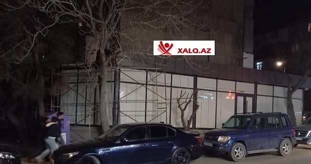 Kazımovski küçəsində piyada səkisini zəbt edən, binaya bitişik obyekt kimindir?- Fotofakt