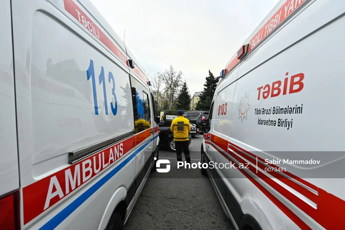 Gömrük Hospitalının HƏKİMLƏRİ: "İki ildir, maaşımız karta yüklənəndən sonra ƏLİMİZDƏN ALINIR"