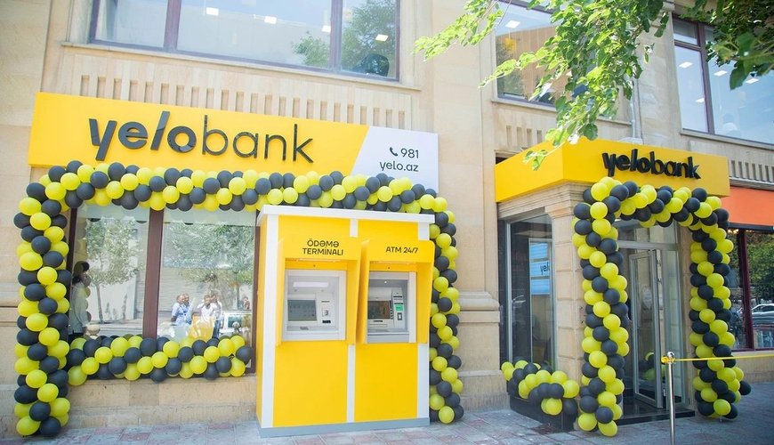 “Yelo Bank”ın filial müdiri müştərinin döyüb çənəsini sındırdı