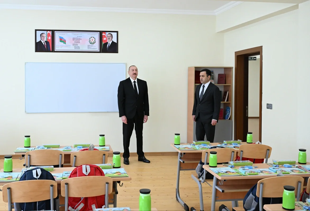 İlham Əliyev İsmayıllı şəhərində "Talıstan" liseyinin binasının açılışında iştirak edib