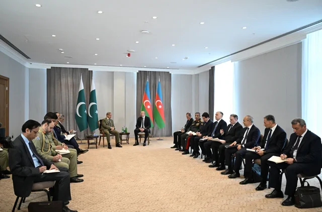 Laçında Azərbaycan Prezidentinin Pakistanın baş naziri ilə məhdud tərkibdə görüşü olub