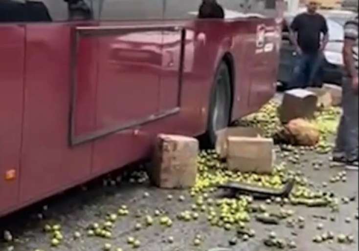 “BakuBus”un avtobusu “Ford”la toqquşdu - VİDEO