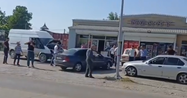 Atasını dəfn etməyə gedərkən qəza törətdi - VİDEO