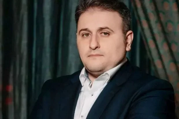 Vüqar Mustafayev Müdafiə Sənaye Nazirliyini geri aparır? - Nazirliyin inkişafına ayrılan 1 milyard manat hara xərclənib? İDDİA