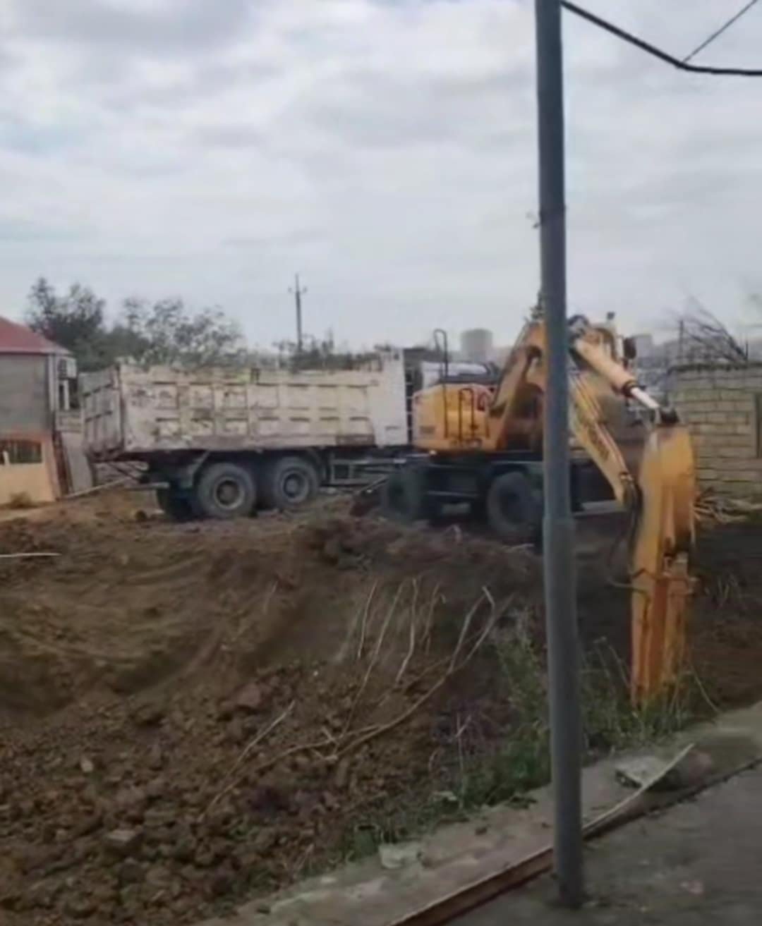 Masazırda qanunsuz tikintiyə hansı məmur icazə verib?