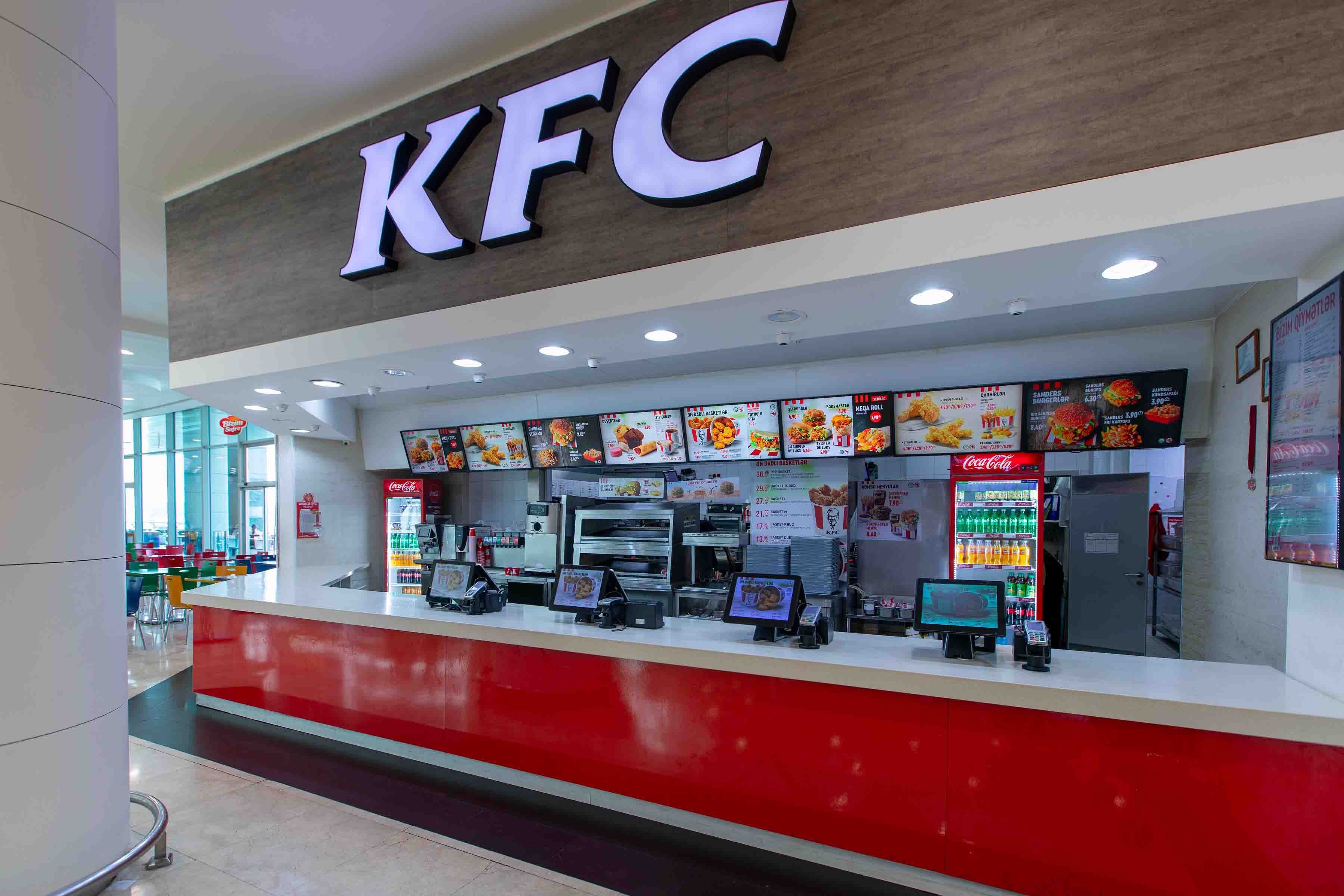 Port Baku KFC-də müştərinin sifarişinə köhnə toyuq verilib?