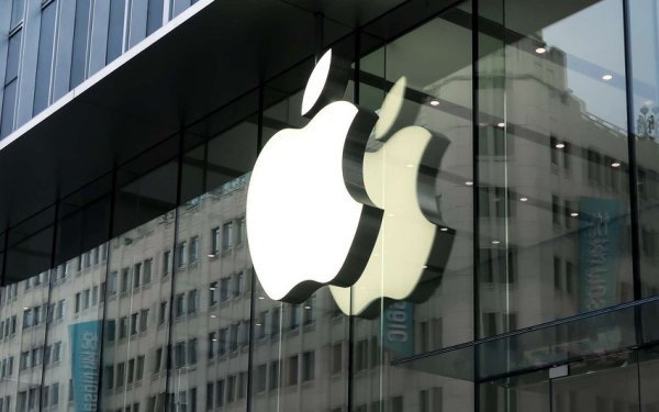 KİV: Trampın tarifləri "Apple" şirkətinə təxminən 2 milyard dollara başa gələ bilər