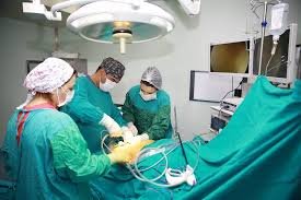 Bahalı klinikalar və çarəsiz xəstələr: Qiyməti dövlət tənzimləməlidir - AKTUAL
