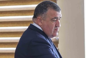 Xətai rayonunda Sarayeva küçəsində park necə kafeye çevrildi?-İcra başçısı Rafiq Quliyev icazə verib?