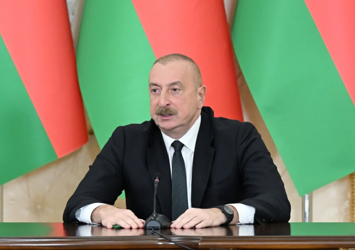 Prezident Baş naziri təbrik etdi
