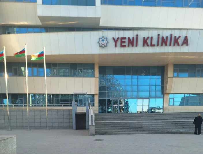 "Yeni Klinika"da beş saat uşağa baxan olmayıb – İDDİA