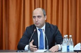Emin Əmirullayev direktorlarla bacarmır? – Nazirin sərtliyi olsaydı...