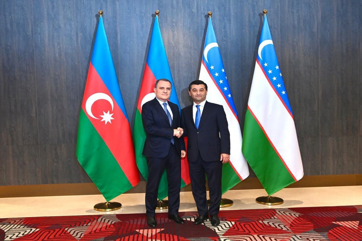 Azərbaycan və Özbəkistan XİN rəhbərləri Səmərqəndə görüşüb