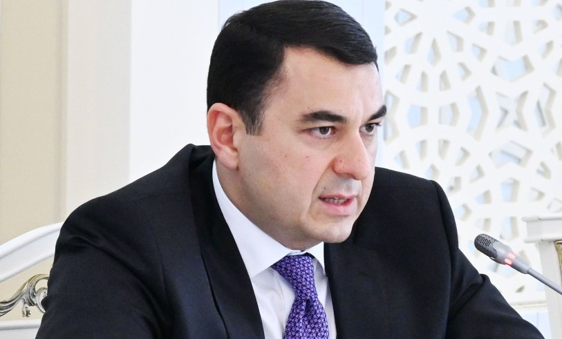 Nazir Adil Kərimli belə tənqid olundu