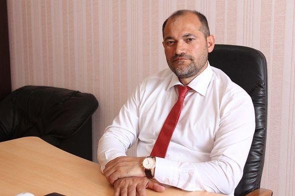 O general çox təkəbbürlü idi, Prezident vəzifədən çıxardı