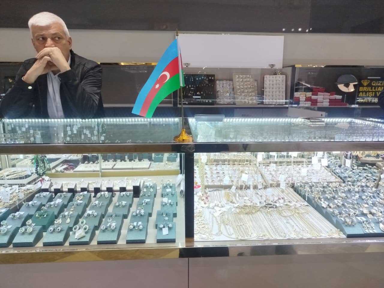 “Moskva” Univermağında nə POS-terminal var, nə də çek verilir