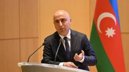 Emin Əmrullayevin qılıncı yenə BAŞ KƏSİR: Nazir gündəm olmaq üçün danışır?